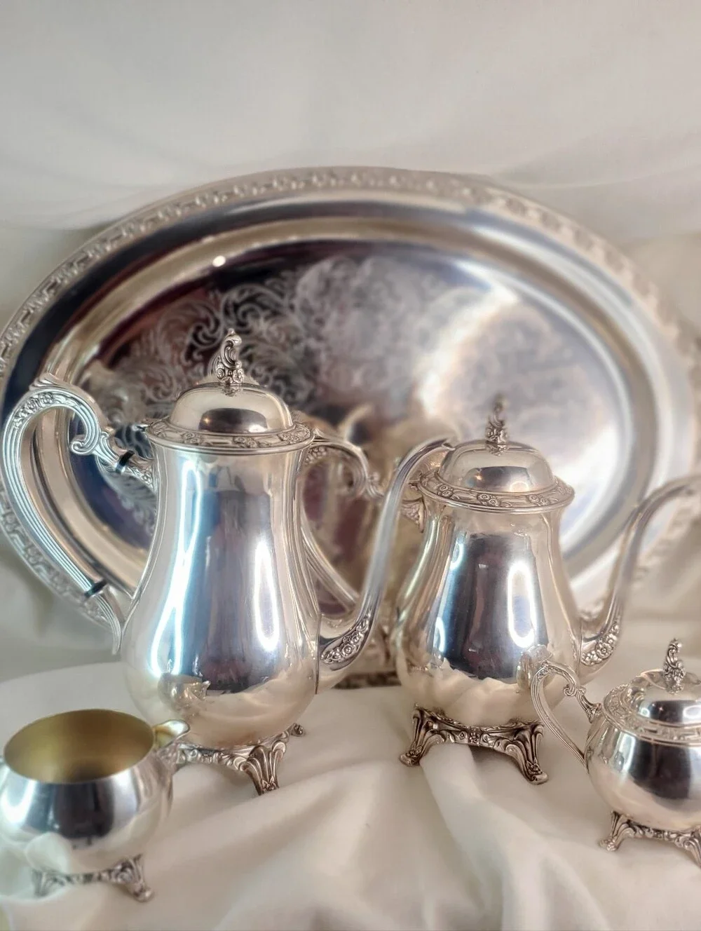 VTG Oneida USA Silver Plate 5-piece Coffee/Tea Service Set with 24